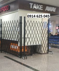 Cổng xếp sắt kéo tay di động xếp gọn