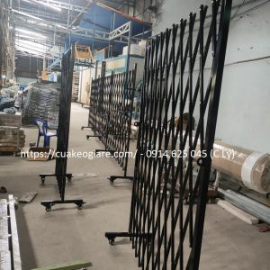 Hàng rào màu đen chữ T xếp gọn kéo dãn dễ dàng