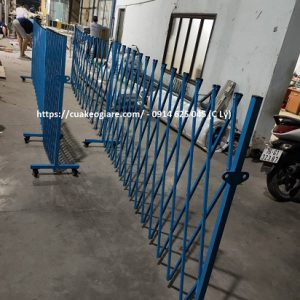 Cửa hàng rào hiện đại có bánh xe dài 10 mét gửi về quận 2 Tp Hồ Chí Minh
