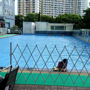 Cửa rào xếp kéo cho hồ bơi - cửa kéo di động