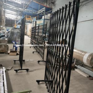 Thi công cổng xếp sân bay Tân Sơn Nhất giá rẻ