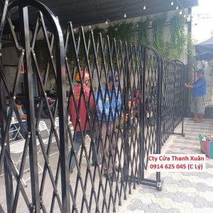 Mẫu hàng rào sắt đẹp đơn giản cho quán cà phê