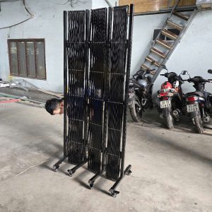 Hàng rào có bánh xe cao su chống mài mòn: Bánh xe xoay 360 độ