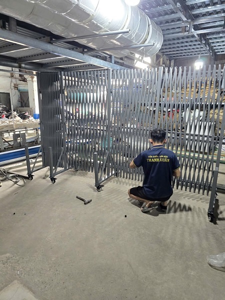 Cửa rào kéo xếp gọn cty Thanh Xuân sản xuất gửi về Thạnh Hoá, Long An